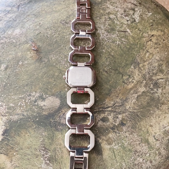 Beautiful Timepiece bracelet - Picture 5 of 9